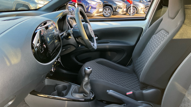 Toyota Aygo X 1.0 VVT-i Edge 5dr Petrol Hatchback